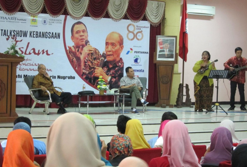 Penampilan spesial Endah Laras dalam Talkshow Kebangsaan “Islam dalam Bingkai Keindonesiaan dan Kemanusiaan”, Selasa (16/6/2015).