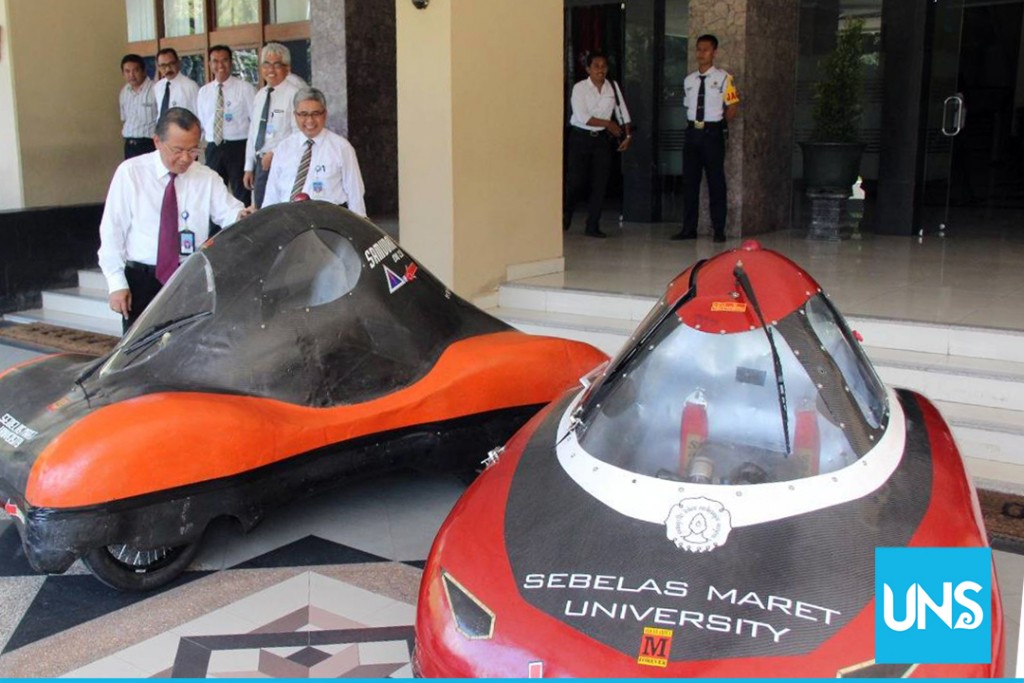 Bengawan team 1 and Bengawan team 2 are officially discharged by the rector of UNS to compete in Shell-Marathon 2018