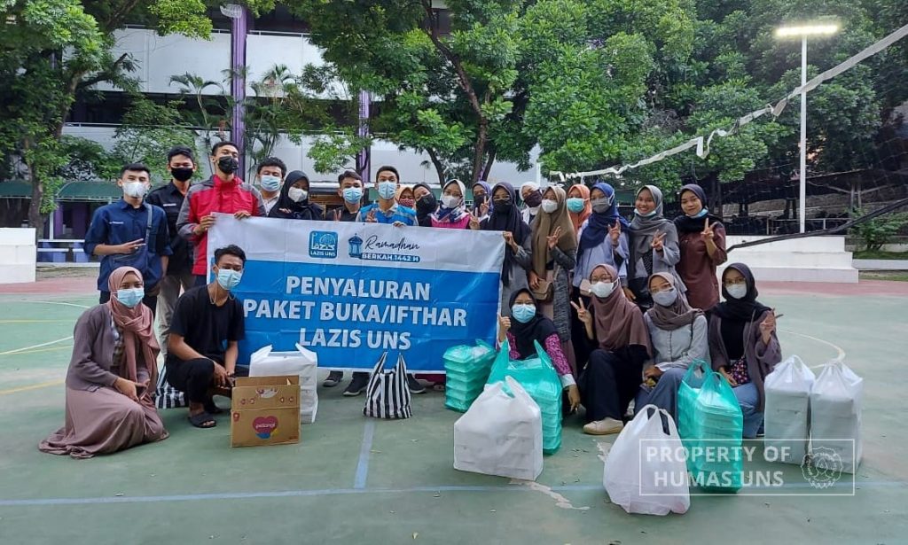 BEM FKIP UNS Collaborates With LAZIS UNS in FKIP Peduli