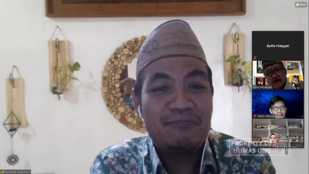 UNS Environmental Economics Expert in Fajr Prayer Khutbah: Our Development Orientation in Anthropocentric