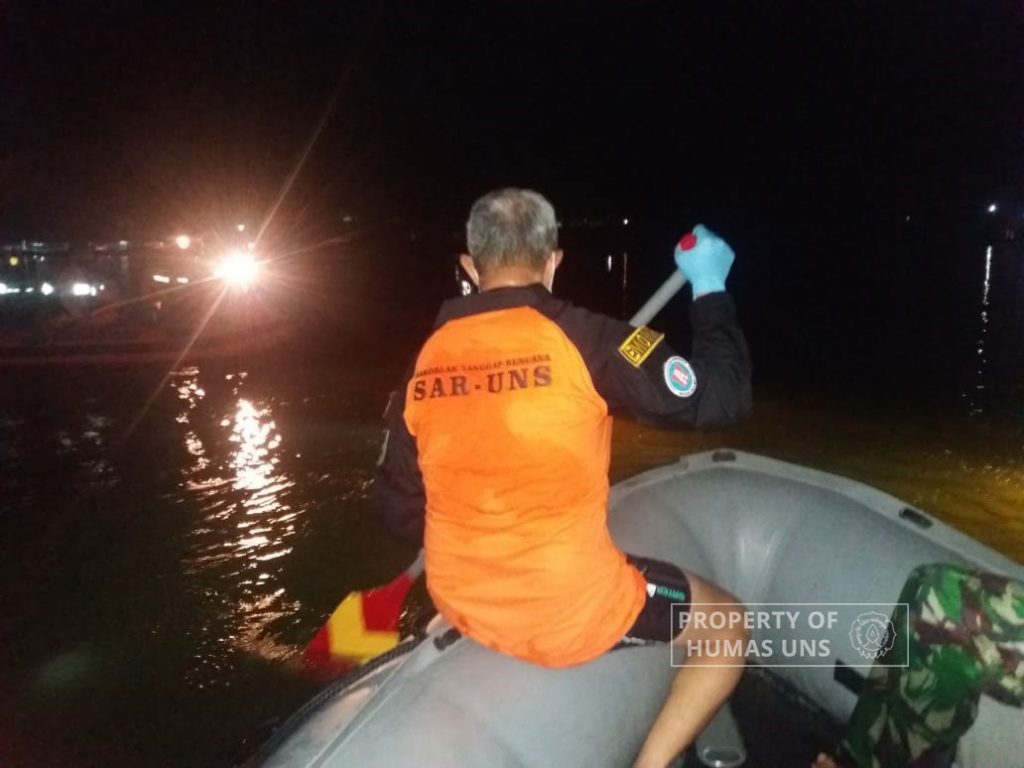 Bakorlak SAR UNS Struggles in Kedung Ombo Dam Accident Rescue
