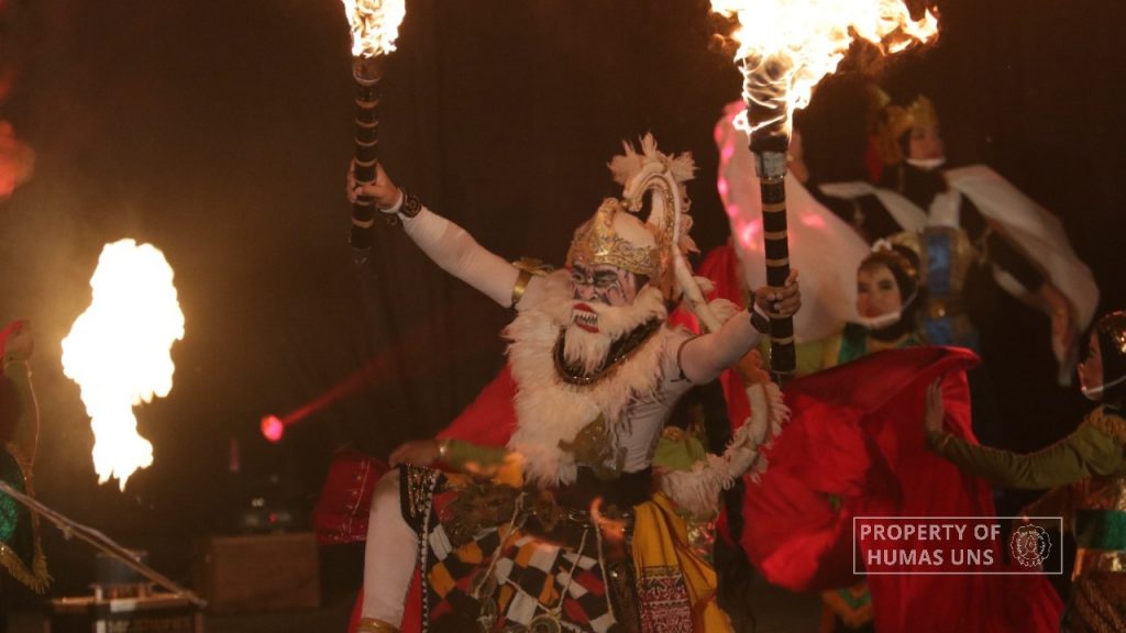 UNS Rector Appreciates the Third Colossal Ballet Performance Gladhi Beksan FK UNS