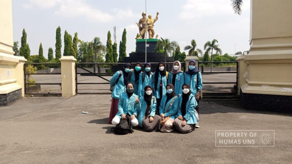 Himadan FK UNS Held Social Services to Yayasan Lentera Surakarta