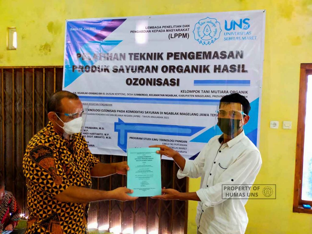 ITP UNS Research Group Held Counseling on Vegetable Preservation Machine Optimization