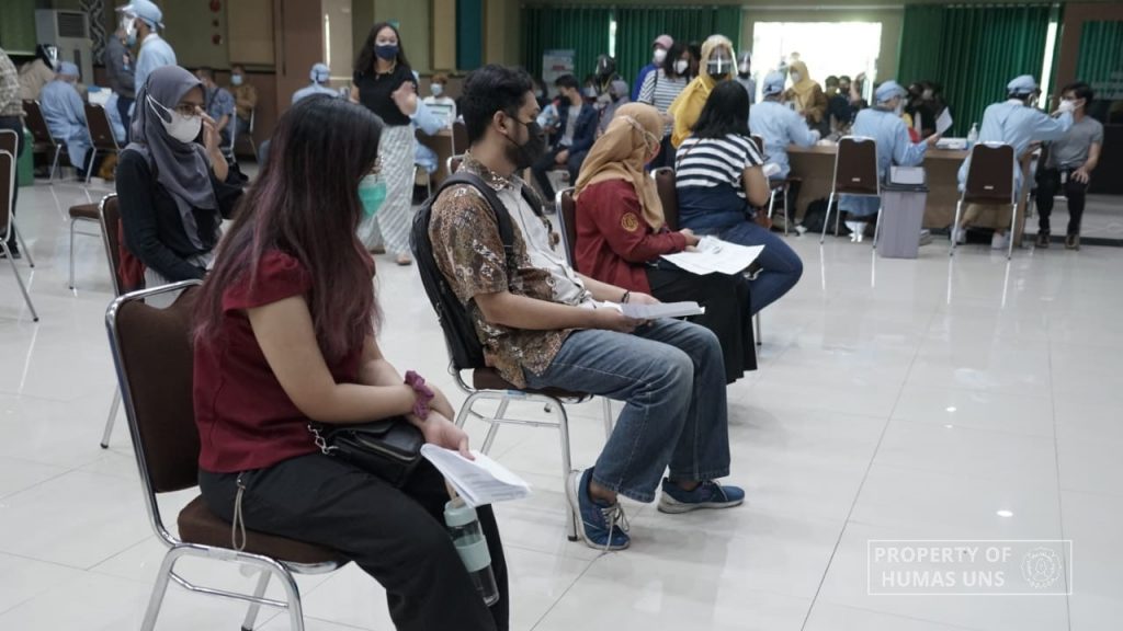 UNS-TNI Organize Vaccination for 1,000 Students