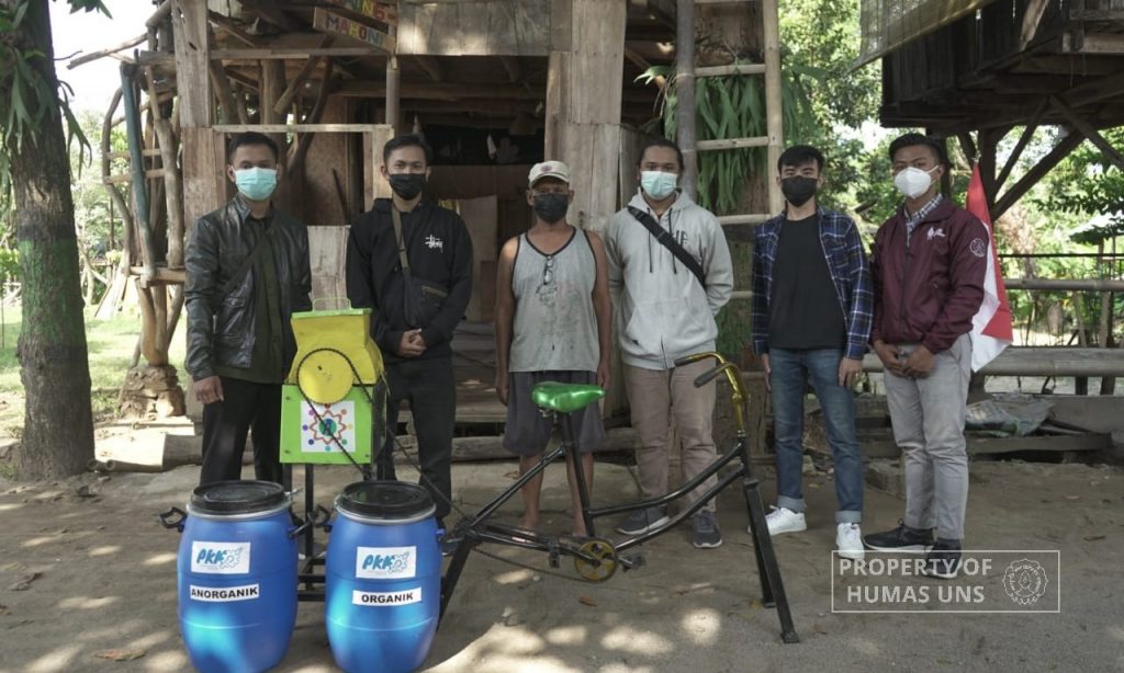 FKIP UNS Students Created Innovation of Organic and Inorganic Waste Processing Media