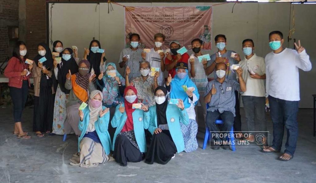 Biology Education Research Group UNS Held a Workshop on Organic Soap and Aromatic Organic Mask