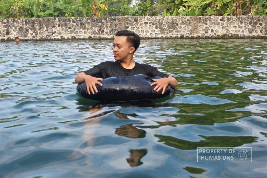 UNS Students Innovation Created Batik Floating Pants as an Emergency Mitigation Effort