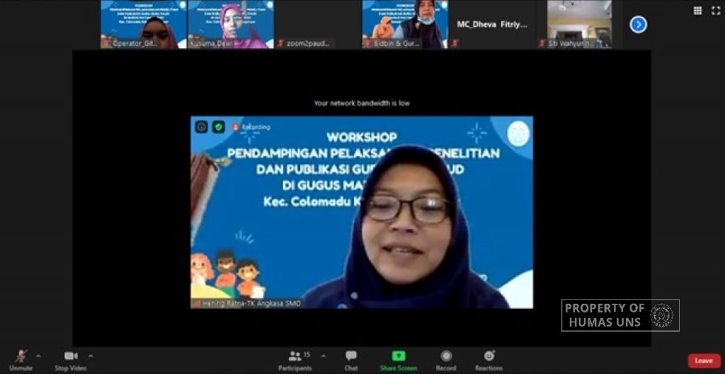 PG-PAUD UNS Community Services Team Assist Teacher to Perform PTK