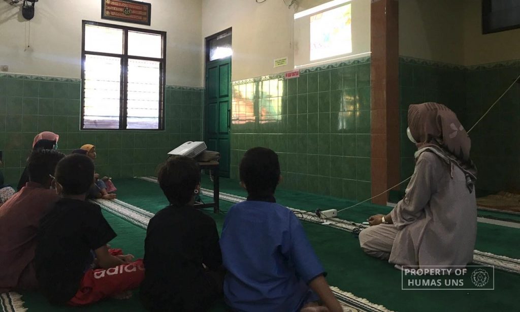 UNS PKM Team Improve Padirah Al-Qur’an Education School (TPA Padirah) Students’ Learning Interest Through Smart Card-Based Audiovisual Learning System