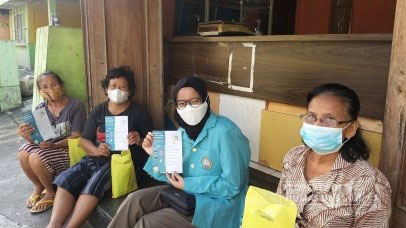 Education on Stress Prevention during the Pandemic, C2 Group KKN Thematic Humanities FK UNS Socialize Poster and Distributes Safe From Covid-19 Kit