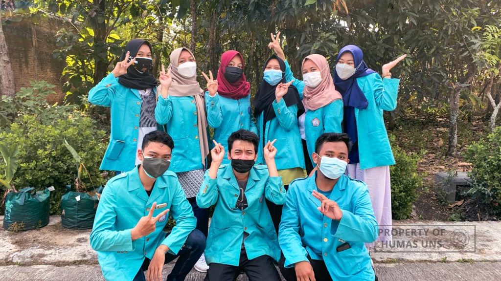 Education and Empowerment of MSMEs, Group 231 KKN Thematic Rural Development UNS Held Socialization and Product Marketing in the Pandemic