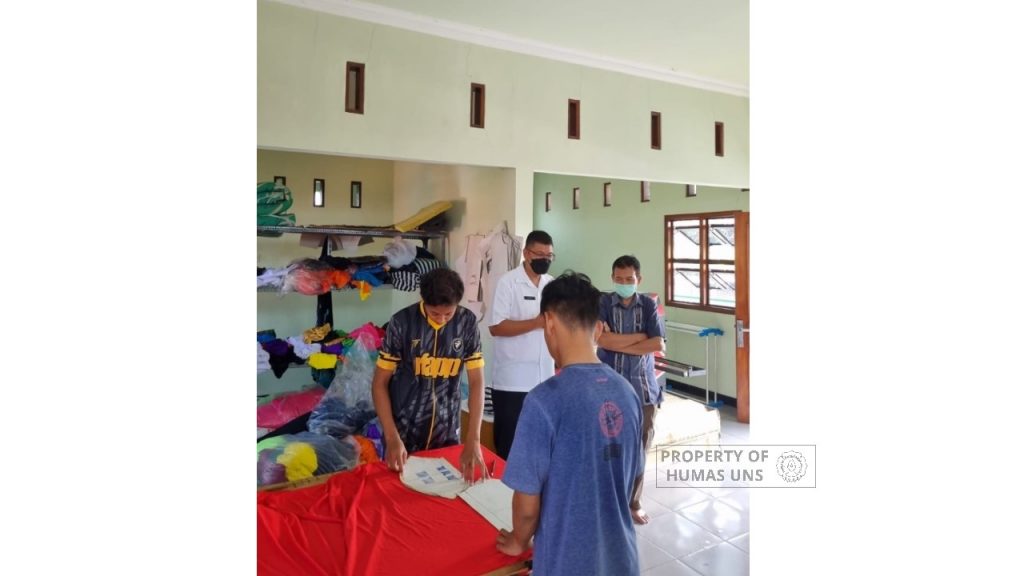 UNS Lecturer Assist Jersey Printing Industry Through a Community Service Program
