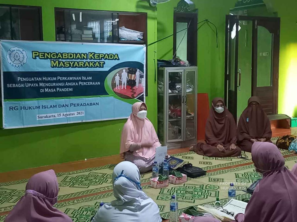 FH UNS Research Group Legal Enforcement in Islamic Marriage Law to Reduce the Divorce Rate