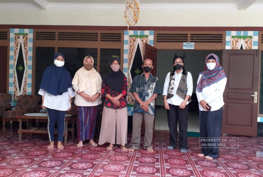 RG Plant Biometry UNS Held Community Service in UBILAR Karanganyar Production House