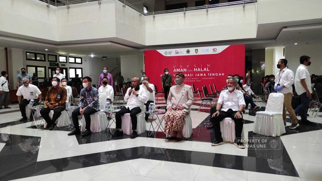 Board of Commissioners OJK, Central Java Governor, and Surakarta Mayor Reviewed Vaccination Process in FK UNS