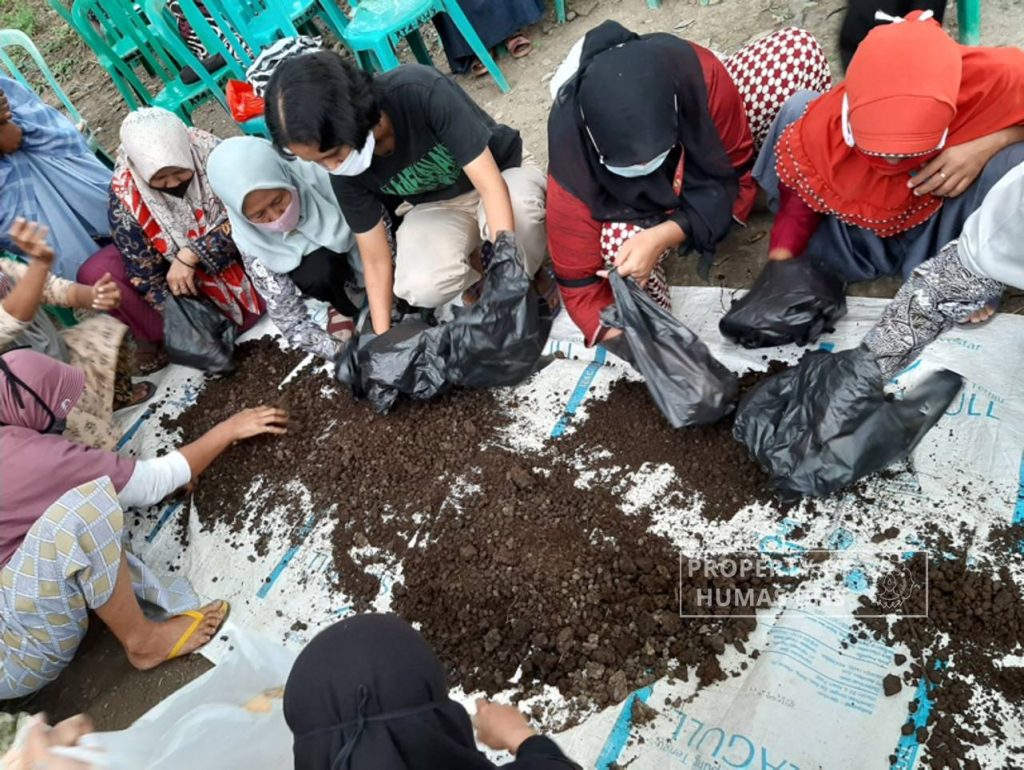 UNS Student Held Training for Bokashi Fertilizer Production