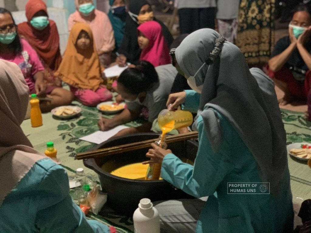 UNS Students Entice the Community to Use Sawdust Waste and Make Ginger Powder