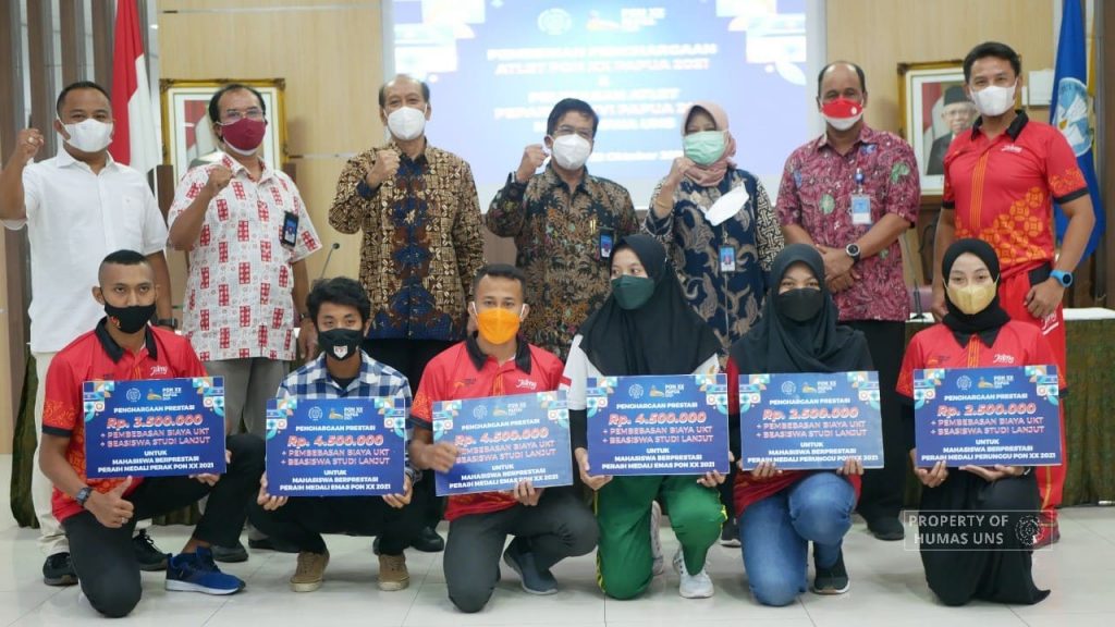 Bonuses for PON XX Papua 2021 Medal-Winning Students from UNS