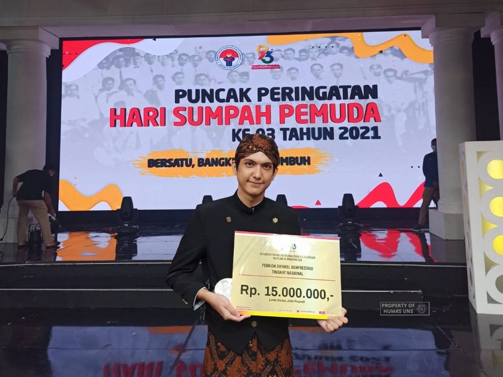 FSRD UNS Student Selected as National Excellent Student with Disability by Kemenpora