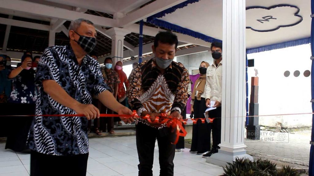 Himatika FMIPA UNS Empower the Community through Jare Jamur