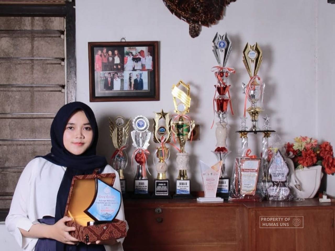 FKIP UNS Student Brought Home 1st Place Awards in Two Categories of Business Event Competition