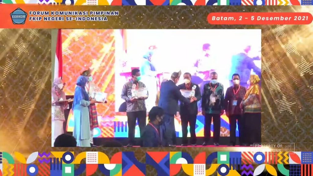 FKIP UNS Glorious Bringing Home Awards in Festa Forkom State FKIP Indonesia