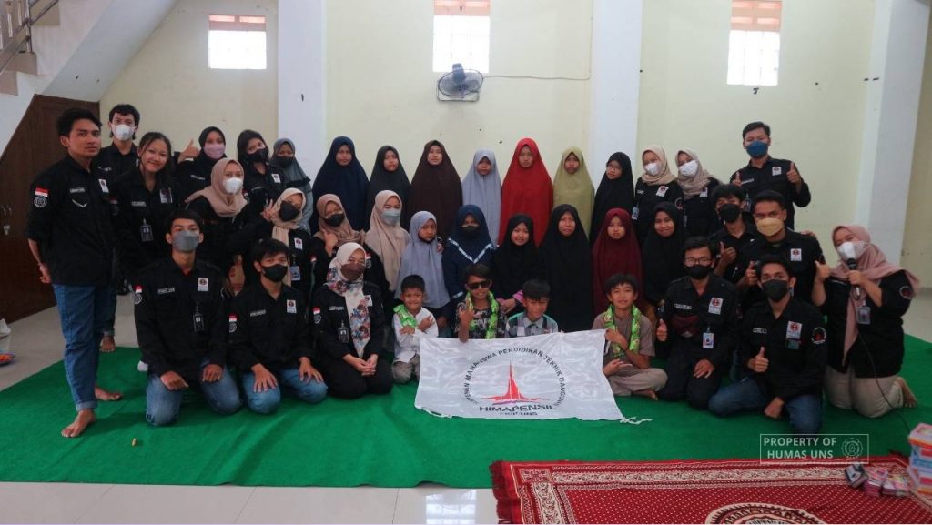 Himapensil FKIP UNS Holds Community Service at Darul Falah Orphanage, Sukoharjo