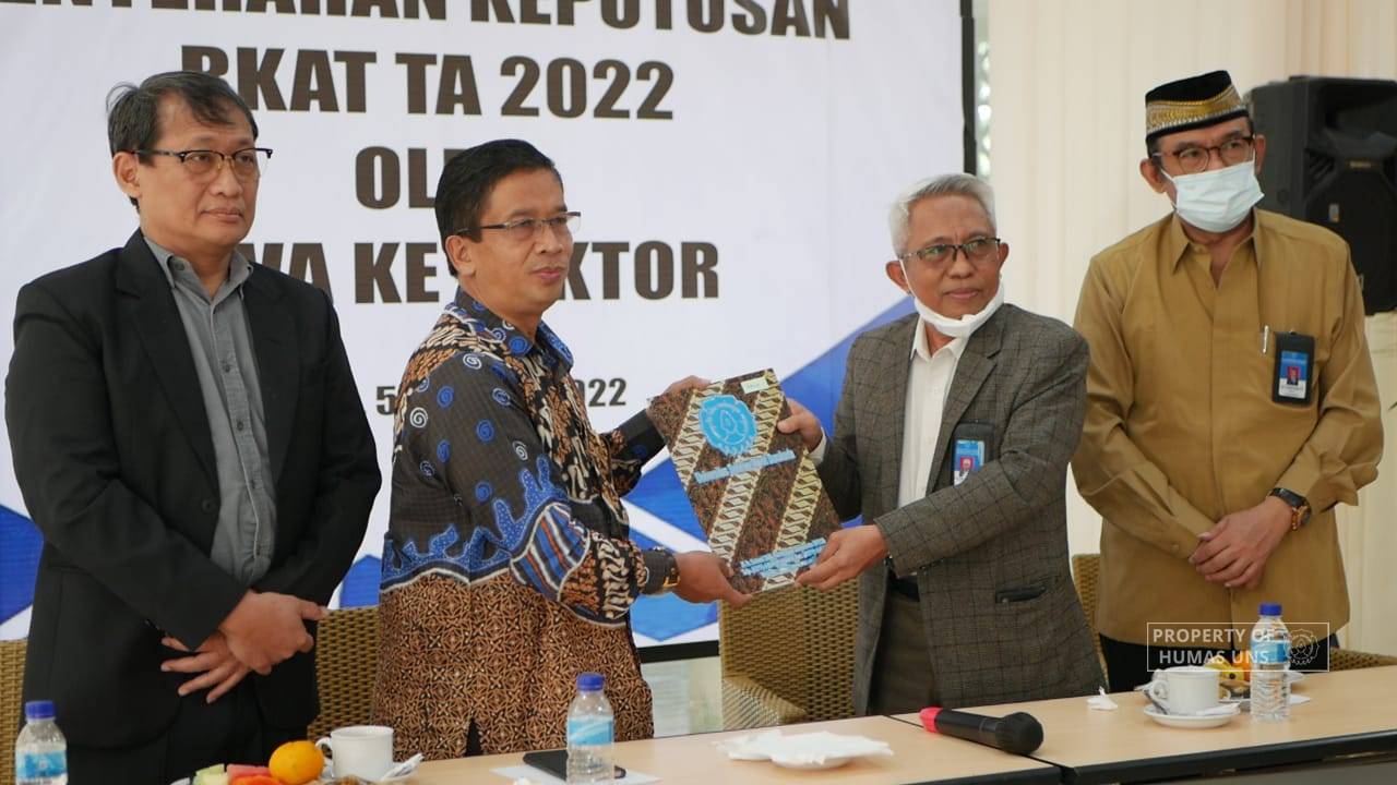 MWA UNS Handed RKAT 2022 to The Rector of UNS