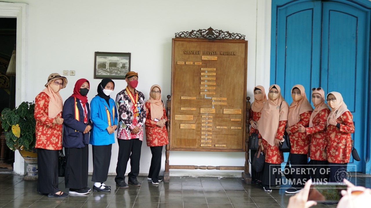 Respecting the Local Wisdom, DWP UNS Visited Keraton Surakarta Museum