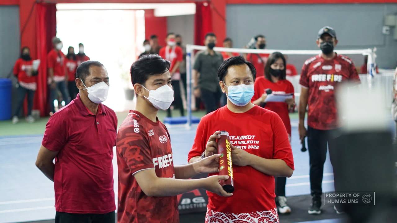 Gibran Opens PBSI Surakarta City Championship Mayor’s Cup in FKOR UNS Sports Center