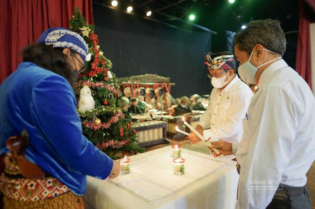 UNS and ISI Surakarta Held Christmas Celebration Thick with Javanese Culture