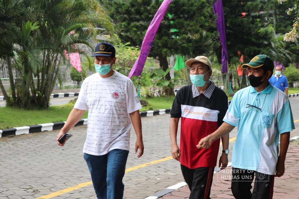 Fun Morning Stroll with UNS Executives