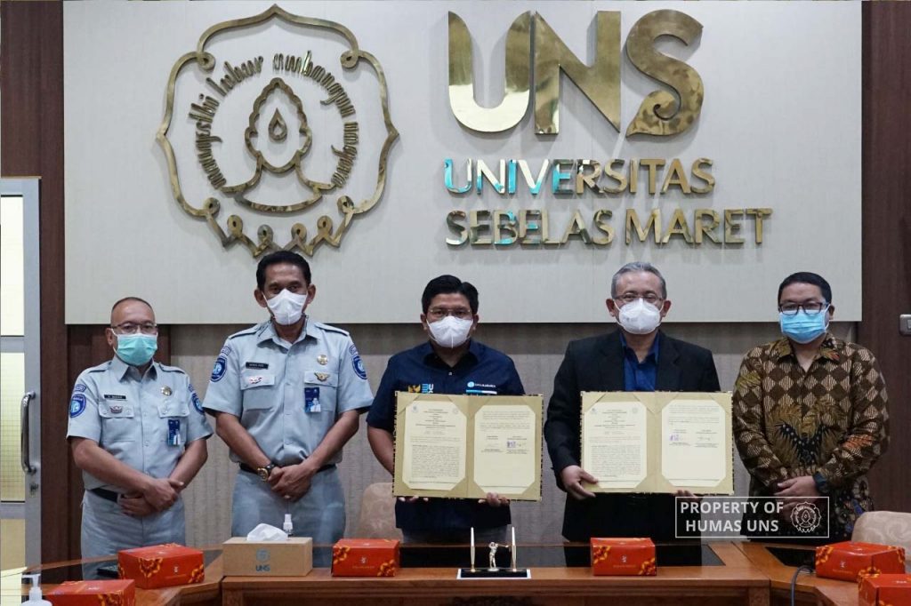 UNS Signed MoU with PT Jasa Raharja