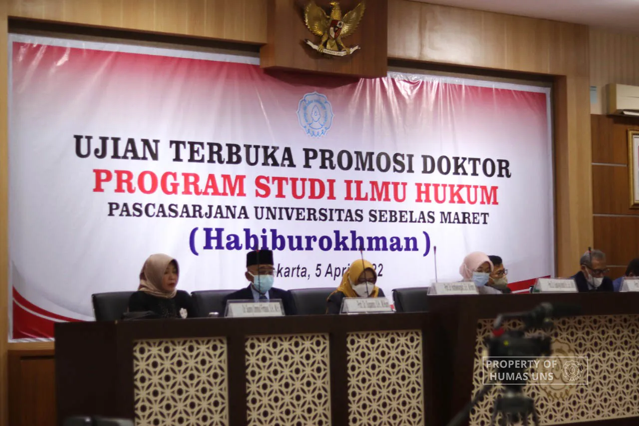 Commission III DPR RI Member Graduated Cum Laude in Law Doctoral Viva FH UNS