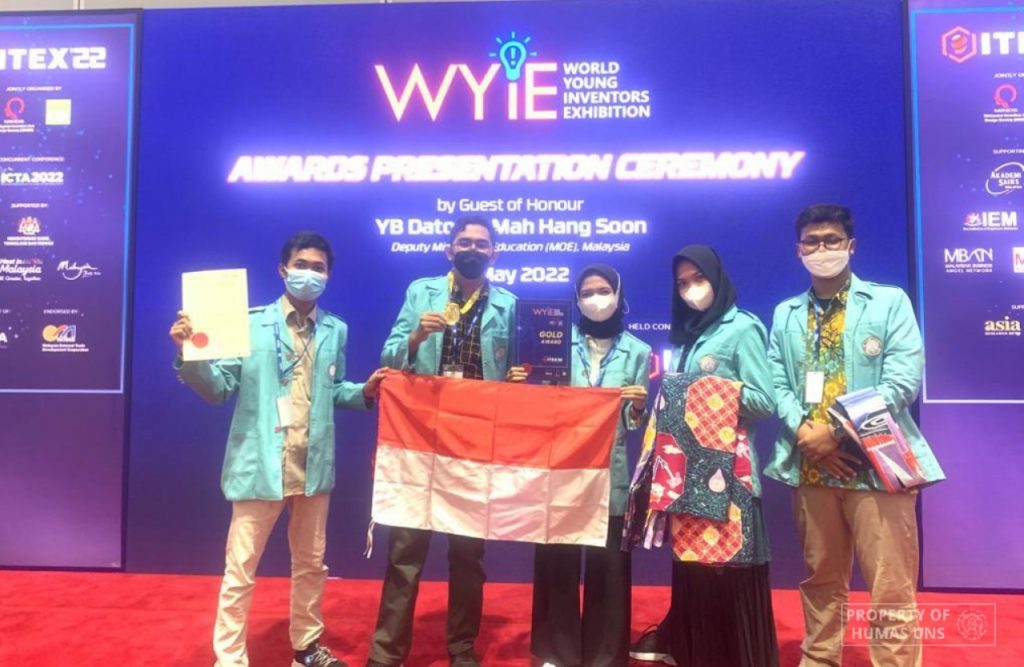 UNS Students Successfully Win Gold Medal at WYIE Event in Malaysia