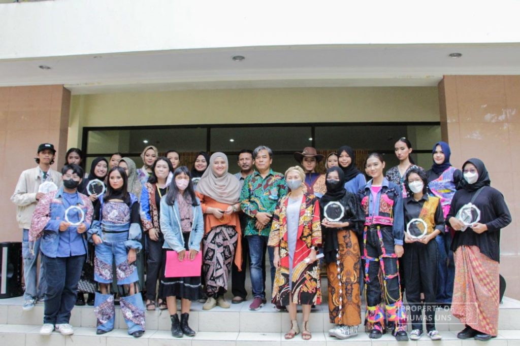 Three Students from Craft Arts Textile Design Study Program FSRD UNS Win Big at International Fashion Day ISI Yogyakarta