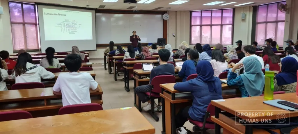 Participating in Research Mobility Program, Four Lecturers of Digital Business FEB UNS Visited UPM Malaysia