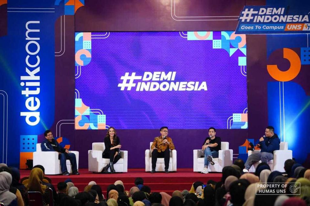 Welcoming 47th Dies Natalis UNS, the #DemiIndonesia Goes to Campus UNS Held Lively