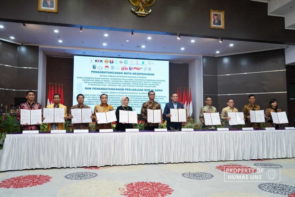Rector UNS Signs MoU with Lemhannas RI