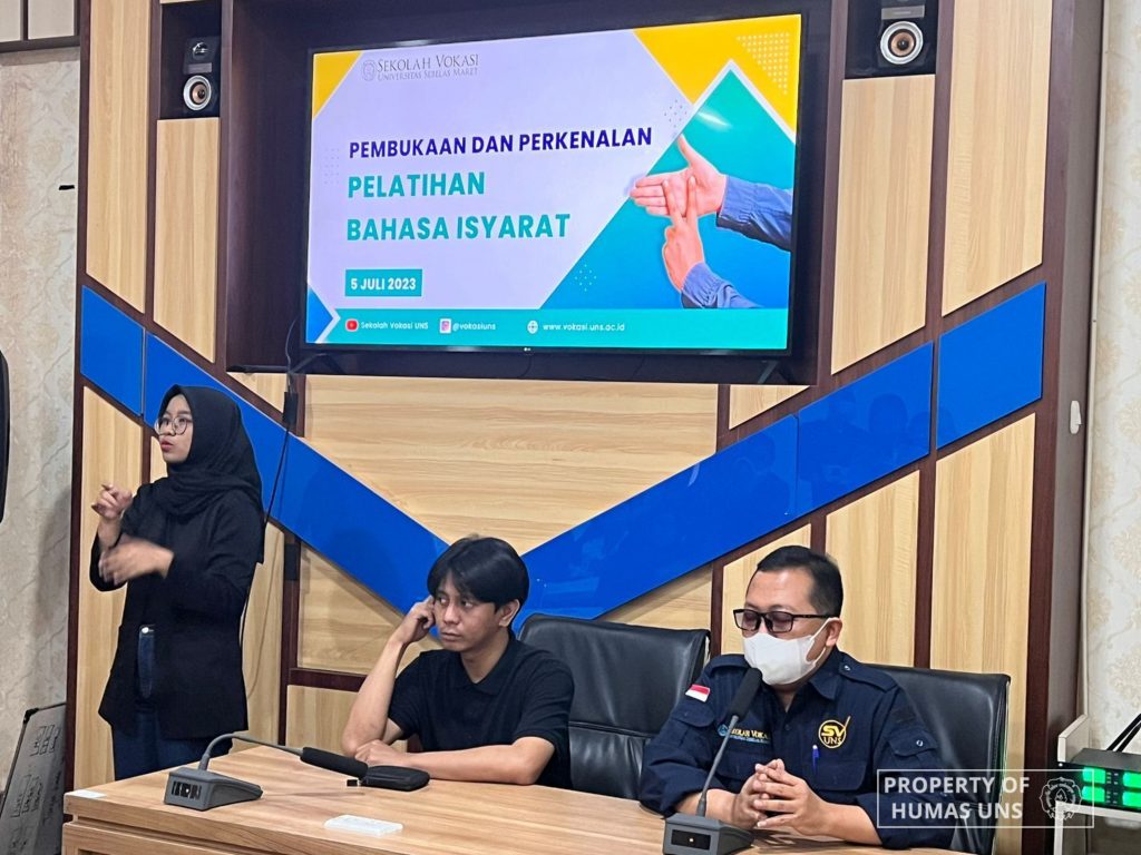 SV UNS Holds Sign Language Training