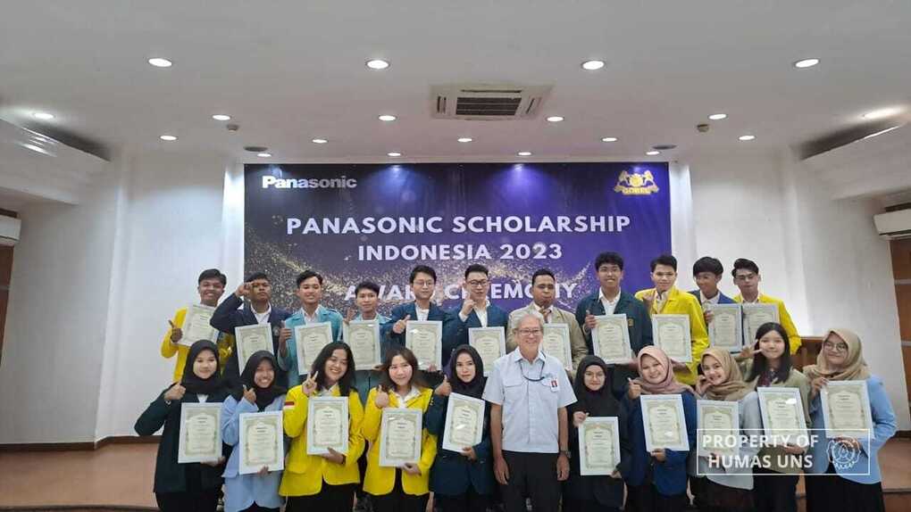 FMIPA UNS Student Receives Panasonic Scholarship Indonesia 2023