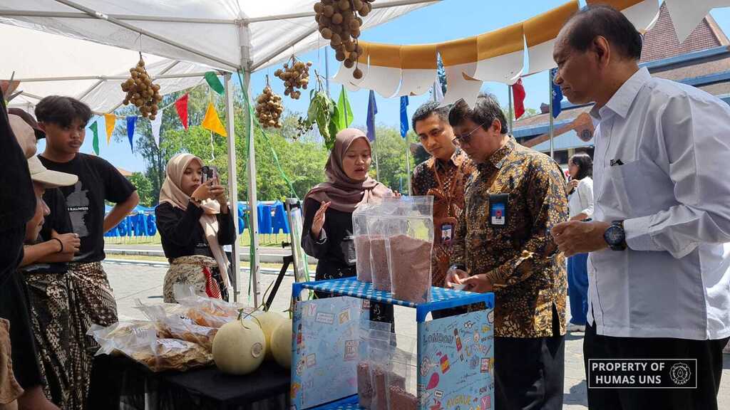 UNS Holds Expo of Adopted Village Products