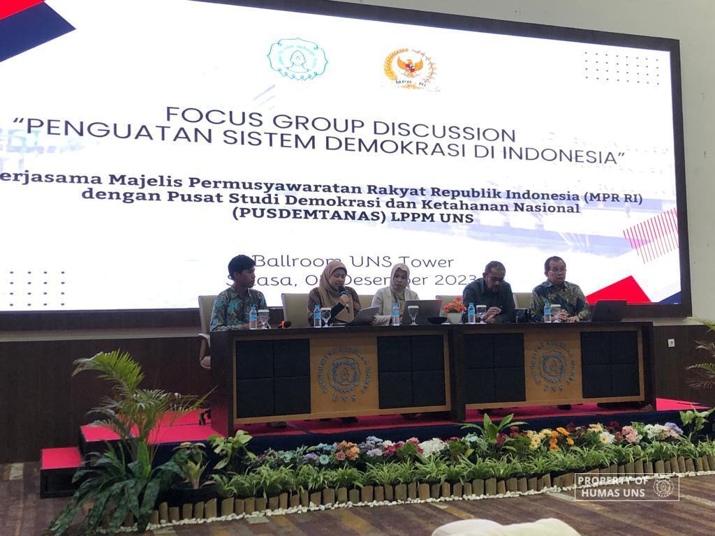 In Collaboration with MPR RI, Pusdemtanas UNS Hosts FGD on Strengthening the Democratic System in Indonesia