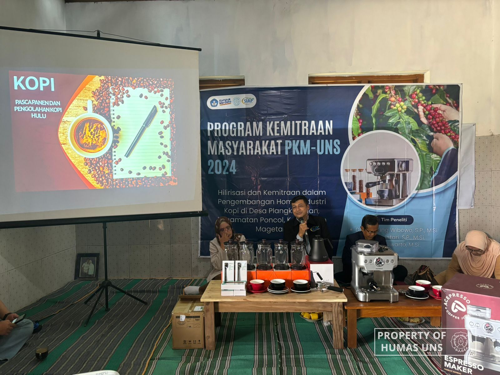 FP UNS Donates Barista Equipment to Coffee Farmers in Plangkrongan, Magetan