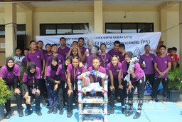 MBKM UNS Group Introduces Ecobrick Recycling Creations at Surakarta Sports Junior High School