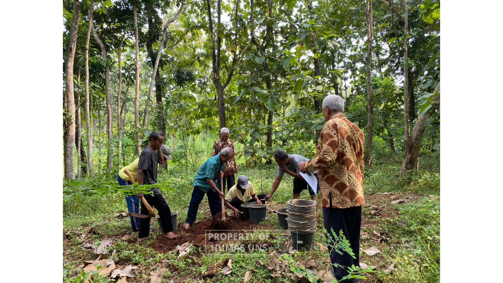 FP UNS Food Corps and Plantation Research Group Develops Pot Cultivation for Rice and Various Legumes