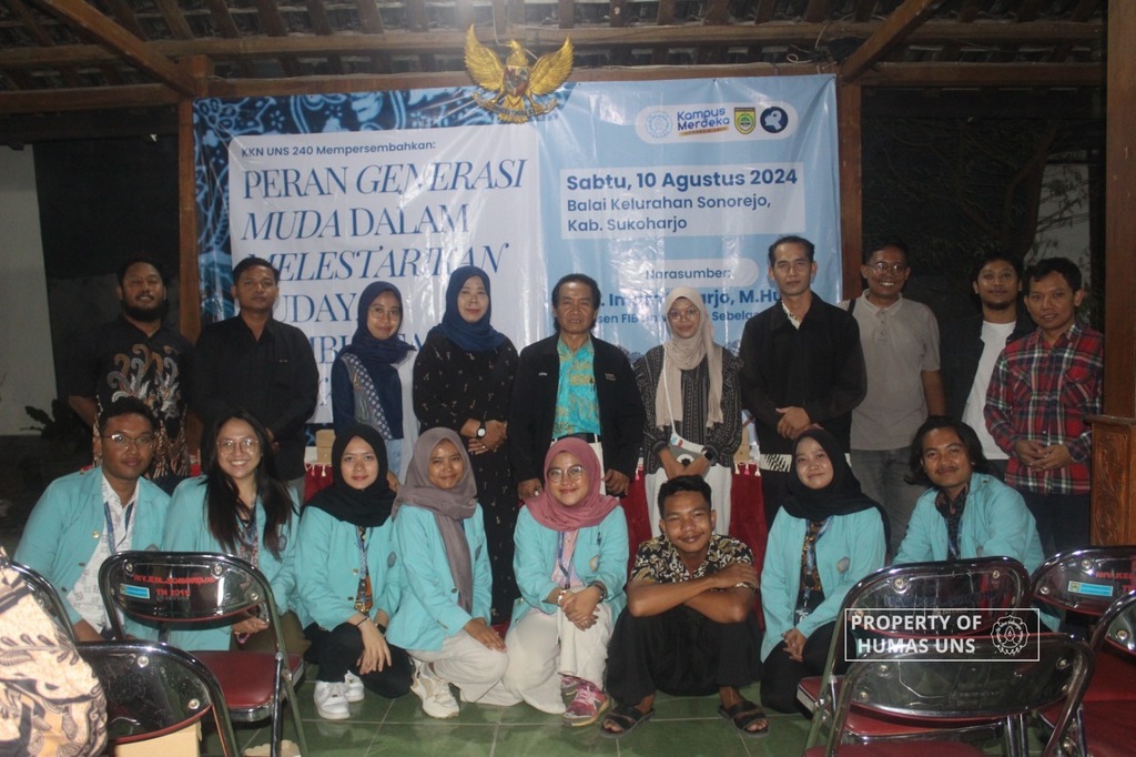KKN UNS Group 240 Hosts Socialization on Tatah Sungging Puppet Preservation and Javanese Master of Ceremonies Training