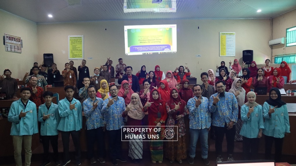 SV UNS D3 Informatics Engineering’s Lecturer Team Conducts Community Service Program at SMAN 1 Surakarta