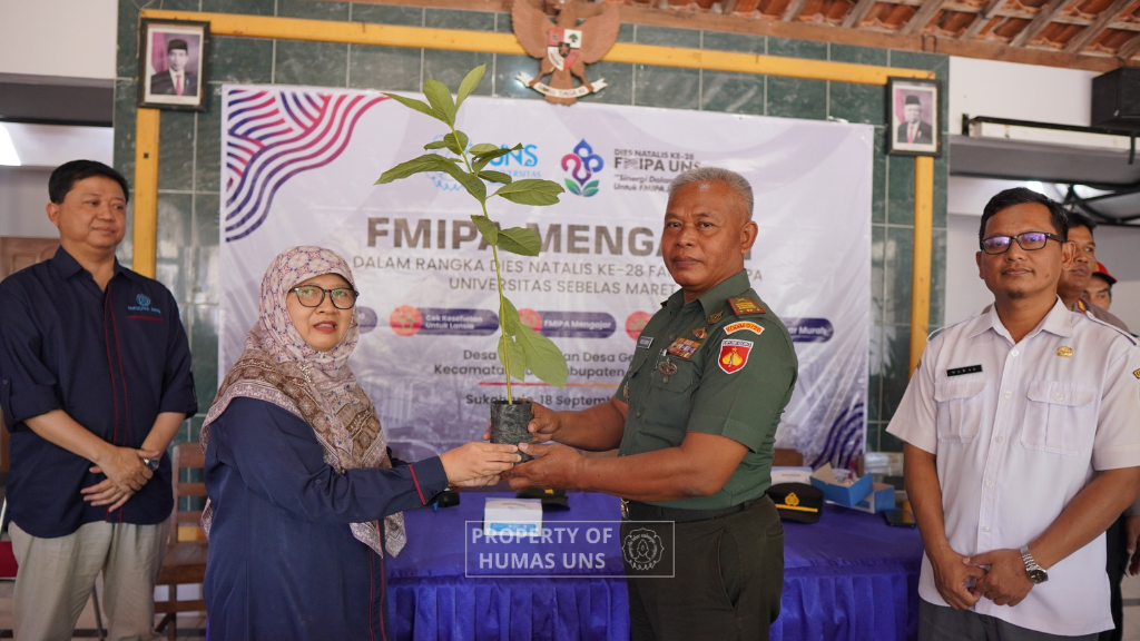 FMIPA UNS Distributes 300 Tree Seedlings in Bulu District, Sukoharjo, for Greenery Efforts